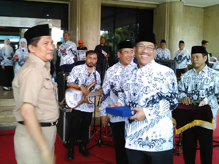 Pencarian PGRI Pontianak - Persatuan Guru Republik Indonesia Cabang Pontianak